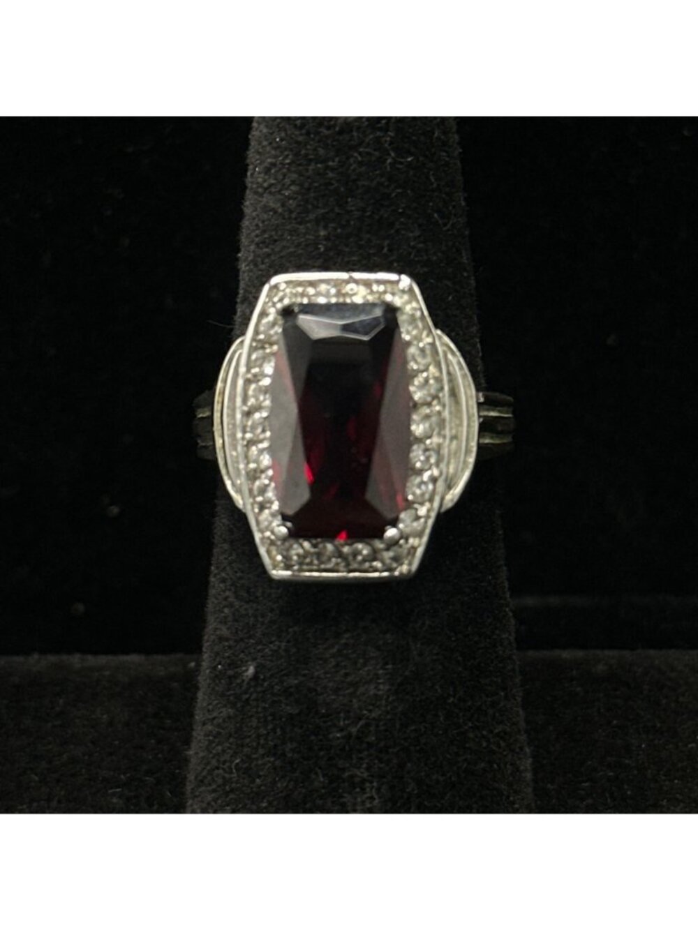 Vintage Ruby Color Stone & Sparkle Accent Rings Set Of 3 Sizes 8/7/6 Silver & G - Picture 5 of 5